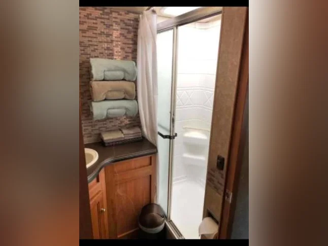 Motorisé Winnebago Seightseer 33c thumbnail 3