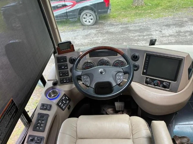 Winnebago Grand Tour 2017 45RL thumbnail 4