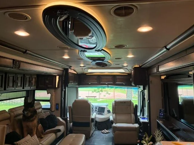 Winnebago Grand Tour 2017 45RL thumbnail 5