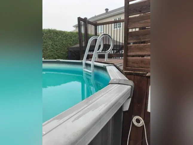 Piscine hors terre Trévi Pulsar ovale 15’ x 24’ x 52 ’’, année 2018 thumbnail 8