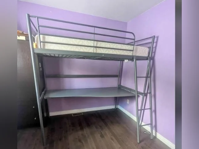 Lit Mezzanine IKEA avec bureau ( sans matelas)