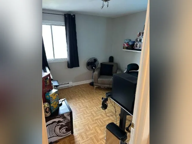 Grand logement au 2e étage d’un duplex, 5 ½, 1250pc. thumbnail 7