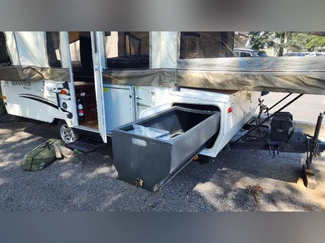 2011 Rockwood (Forest River) Premier Series M-2514G Tent Trailer thumbnail 9