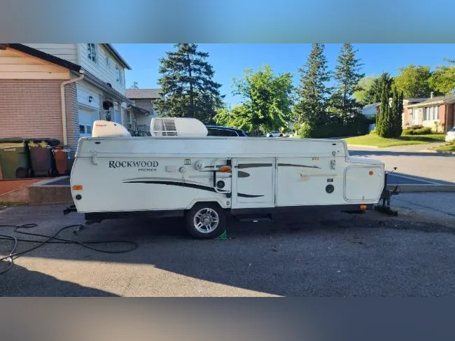 2011 Rockwood (Forest River) Premier Series M-2514G Tent Trailer thumbnail 5
