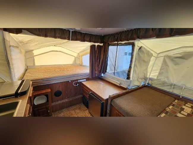 2011 Rockwood (Forest River) Premier Series M-2514G Tent Trailer thumbnail 2