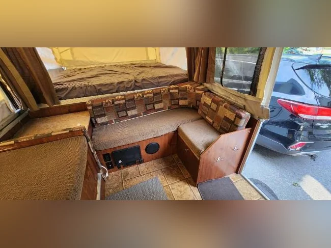 2011 Rockwood (Forest River) Premier Series M-2514G Tent Trailer thumbnail 3