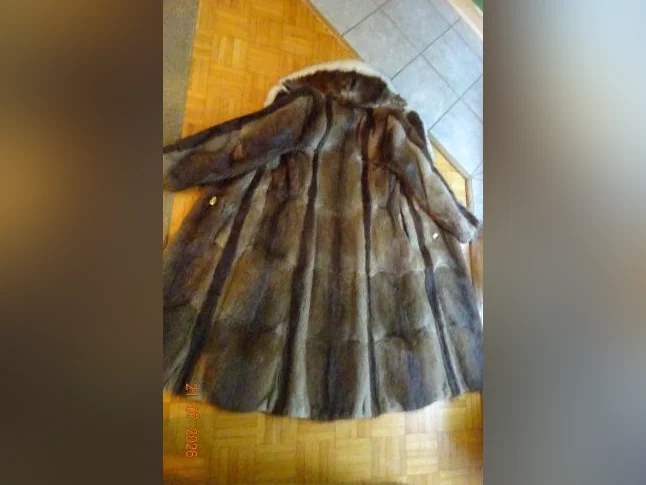 manteau de fourrure en rat musqué vintage thumbnail 2