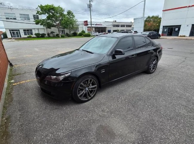 BMW 2010 528 Xi SEDAN