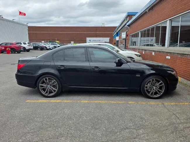 BMW 2010 528 Xi SEDAN thumbnail 6