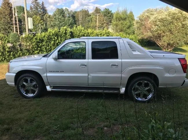 Cadilac escalade thumbnail 2