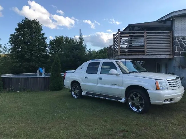 Cadilac escalade thumbnail 6