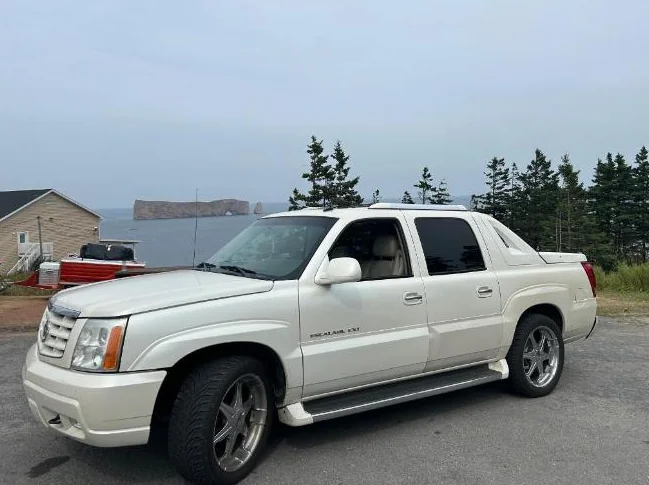 Cadilac escalade thumbnail 4