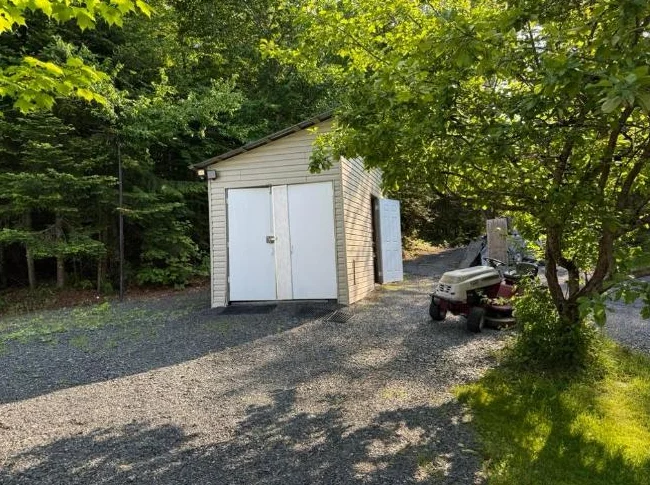 CHALET à vendre Clé en mains au bord de l'eau. thumbnail 5