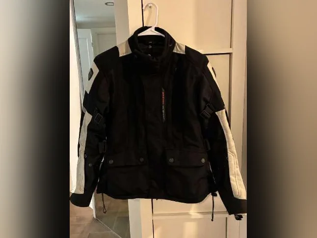 Habit de moto pour femme (small)