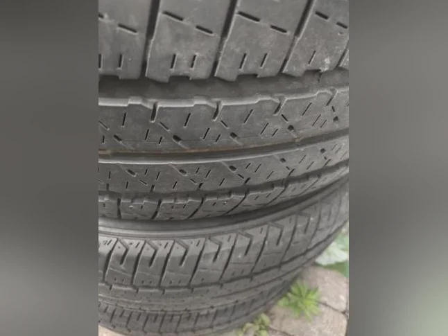 185-60R15x4 pneus été Firestone, très bon état thumbnail 3