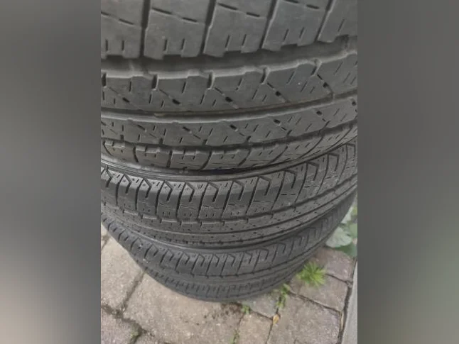 185-60R15x4 pneus été Firestone, très bon état