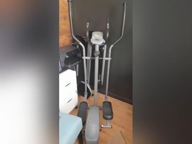 Elliptique état neuf, presque jamais utilisé.
