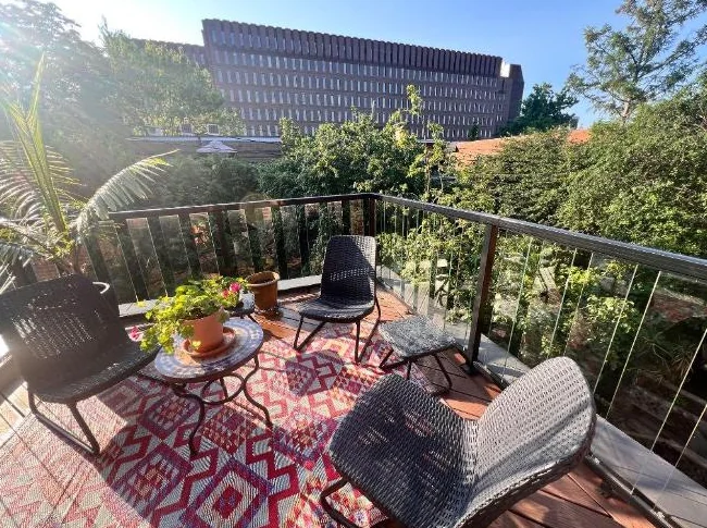 Haut de duplex 5 1/2 avec terrasse