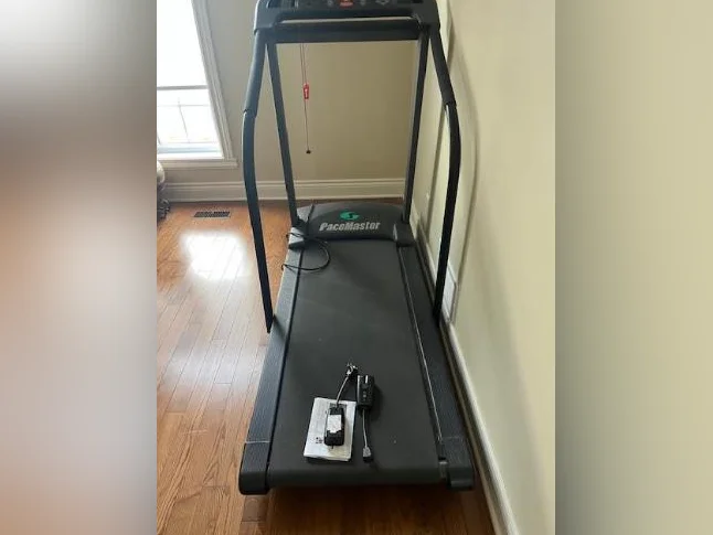 TAPIS ROULANT TRÈS PEU UTILISÉ VALEUR 2500$ POUR 239$