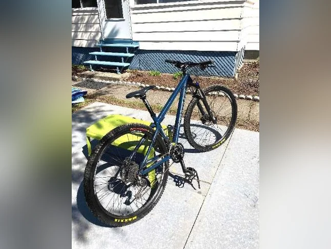 Kona Kahuna 2011 - 16" Comme neuf / Like new