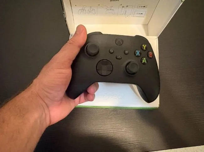 Xbox Core Wireless Gaming Controller