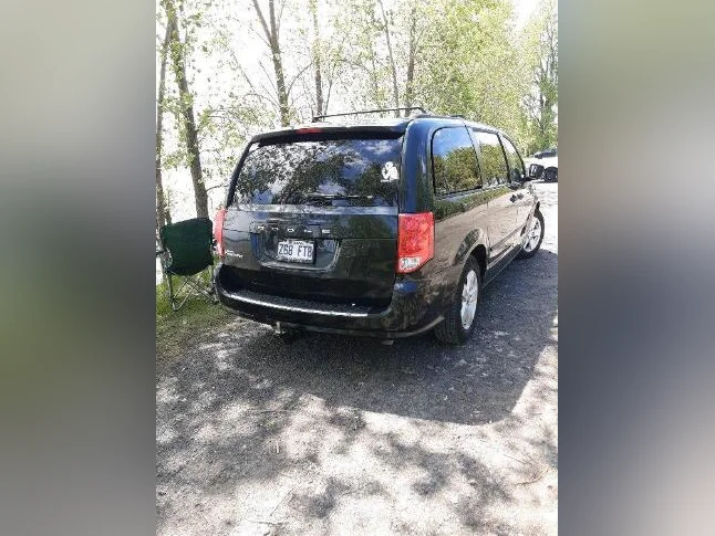 Grand Caravan 87,700 km thumbnail 3