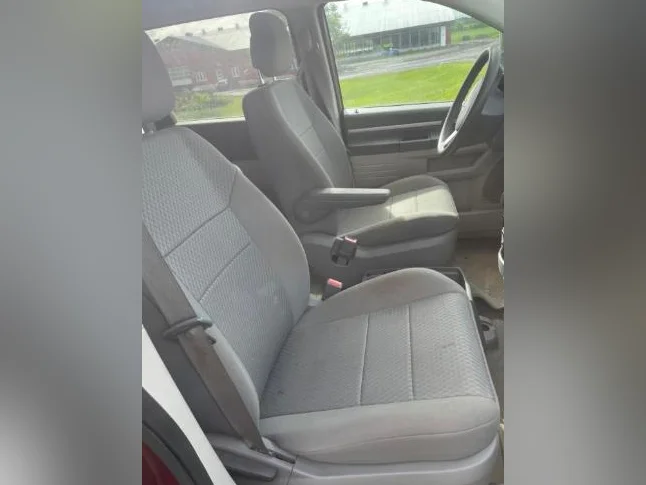 Dodge grand caravan 2010 thumbnail 5