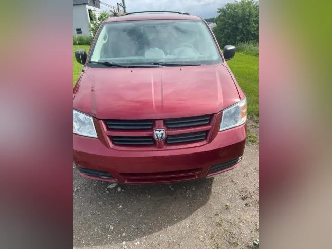 Dodge grand caravan 2010 thumbnail 2