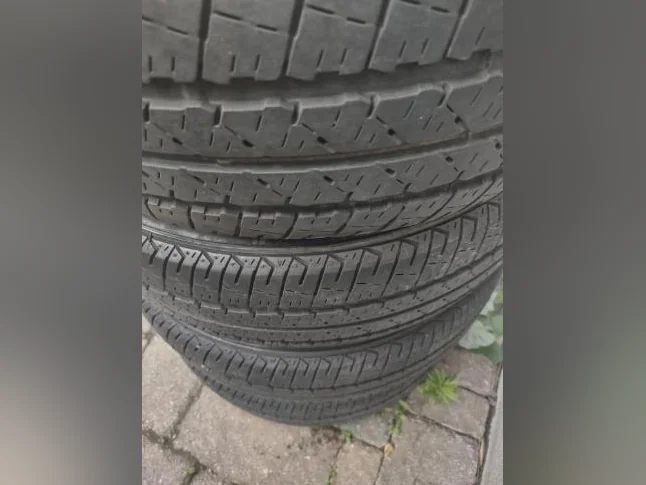 185-60R15x4 pneus été Firestone, très bon état