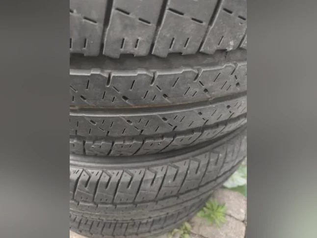 185-60R15x4 pneus été Firestone, très bon état thumbnail 3