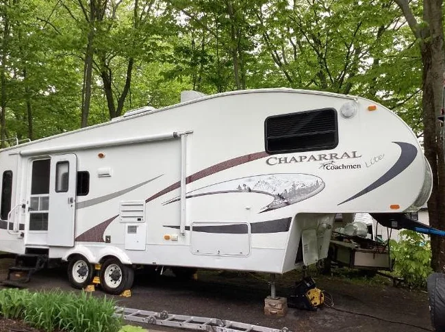 Fifthwheel Chaparal 2009 thumbnail 2