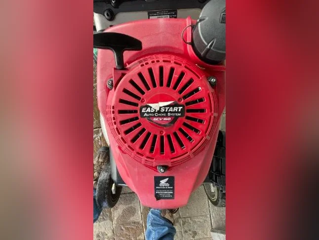 Tondeuse Honda GCV160 excellent état thumbnail 4