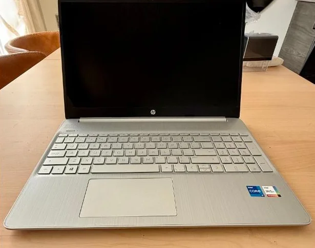 HP 15-DY4003CA 15.6” Laptop Intel Core i7 16GB RAM 512GB SSD Windows WiFi thumbnail 2