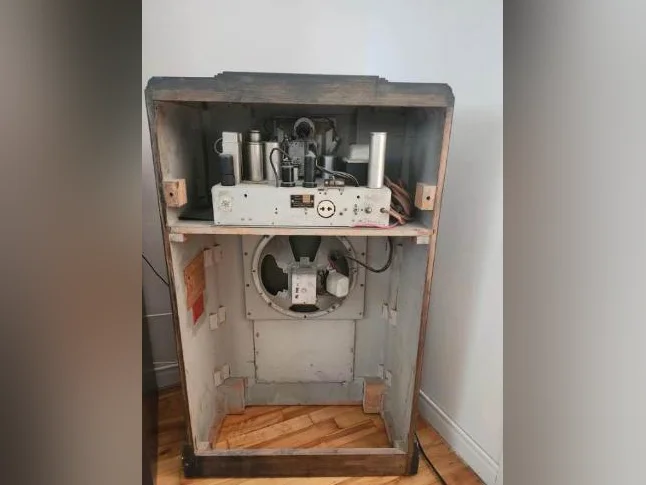 Radio antique thumbnail 2