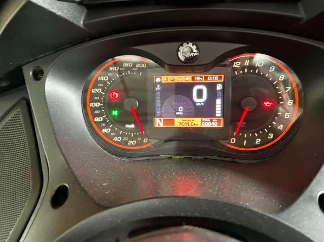 Spyder STS très bon état thumbnail 3