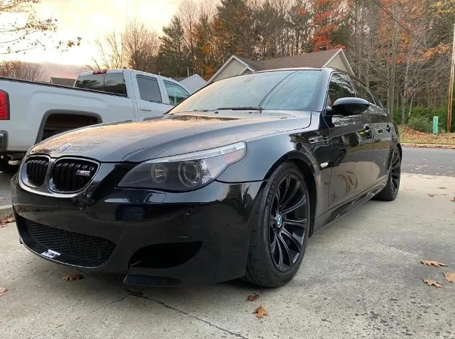 BMW E60 M5 thumbnail 4