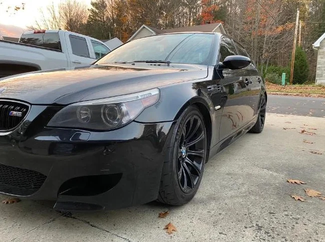 BMW E60 M5 thumbnail 2