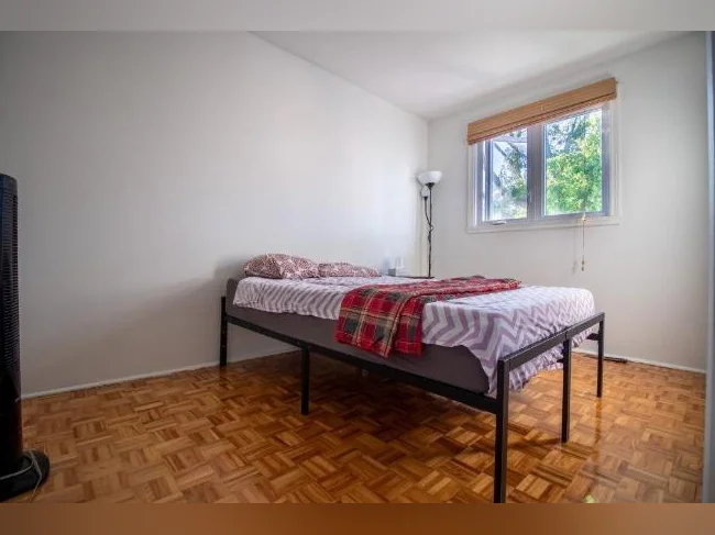 Grande maison 3 ch meublée à Laval - metro momo - date flexible thumbnail 9