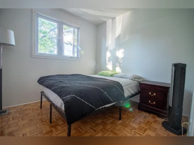Grande maison 3 ch meublée à Laval - metro momo - date flexible thumbnail 8