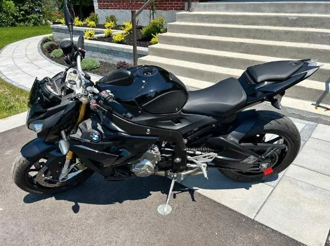 2016 BMW S1000R thumbnail 2