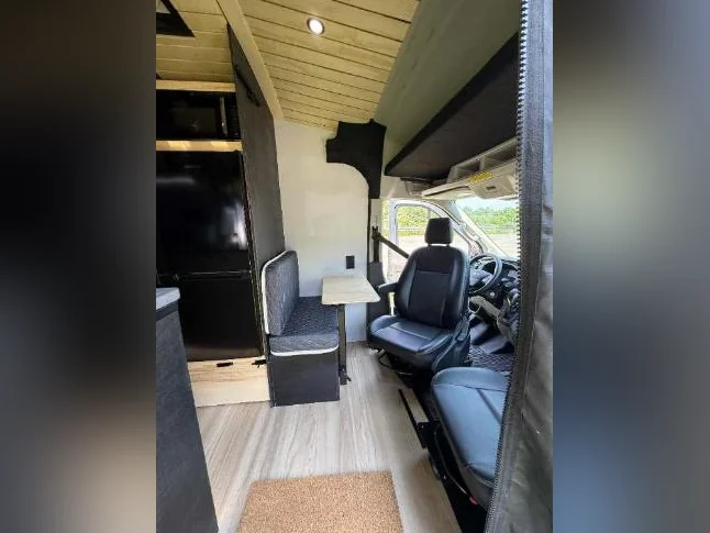 FORD TRANSIT 350 AWD HIGH-ROOF (2024) – HAUT DE GAMME & 100 % CLÉ EN MAIN thumbnail 3