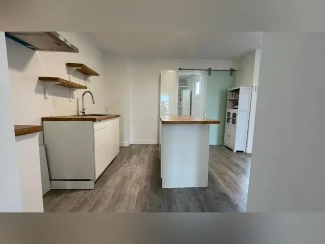 41/2 semi meublé
