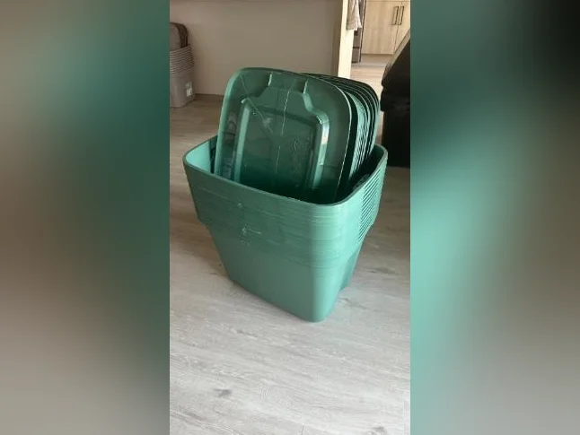 Bac en plastique à vendre thumbnail 2