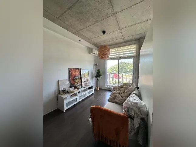 Studio à louer - Vieux-Longueuil! thumbnail 2