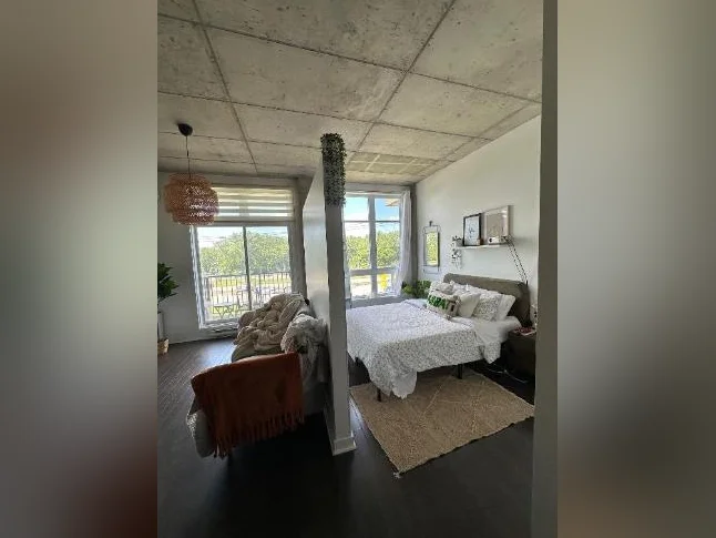 Studio à louer - Vieux-Longueuil!