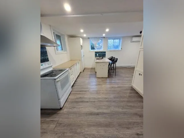 Logement 4 1/2 spacieux et rénové à Vaudreuil-Dorion avec stationnement thumbnail 3