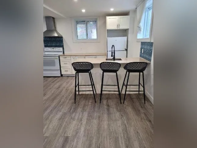 Logement 4 1/2 spacieux et rénové à Vaudreuil-Dorion avec stationnement thumbnail 4