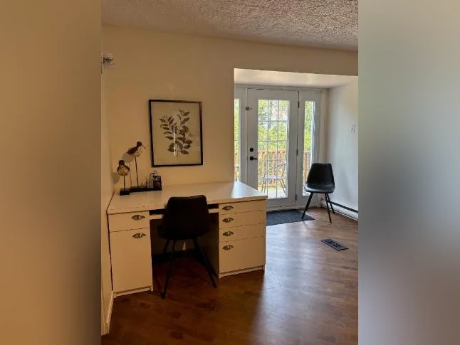 Logement à louer tout inclus de 6 1/2 pièces ( Court et moyen terme) thumbnail 4