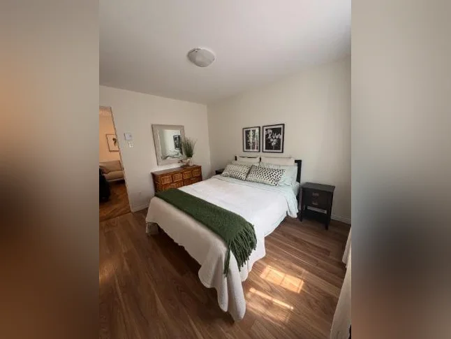 Logement à louer tout inclus de 6 1/2 pièces ( Court et moyen terme) thumbnail 9