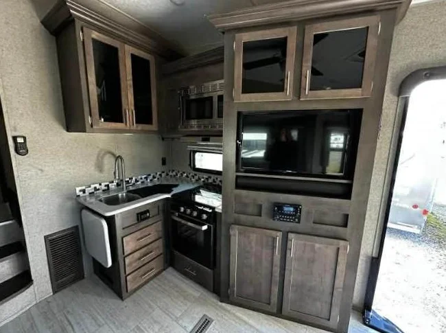 Roulotte fifth wheel 2020 thumbnail 4